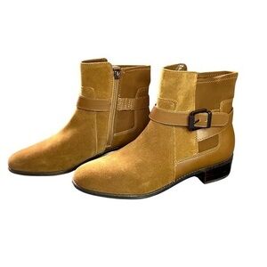 Isaac Mizrahi Sz8M Saran Cognac Brown Suede Booties